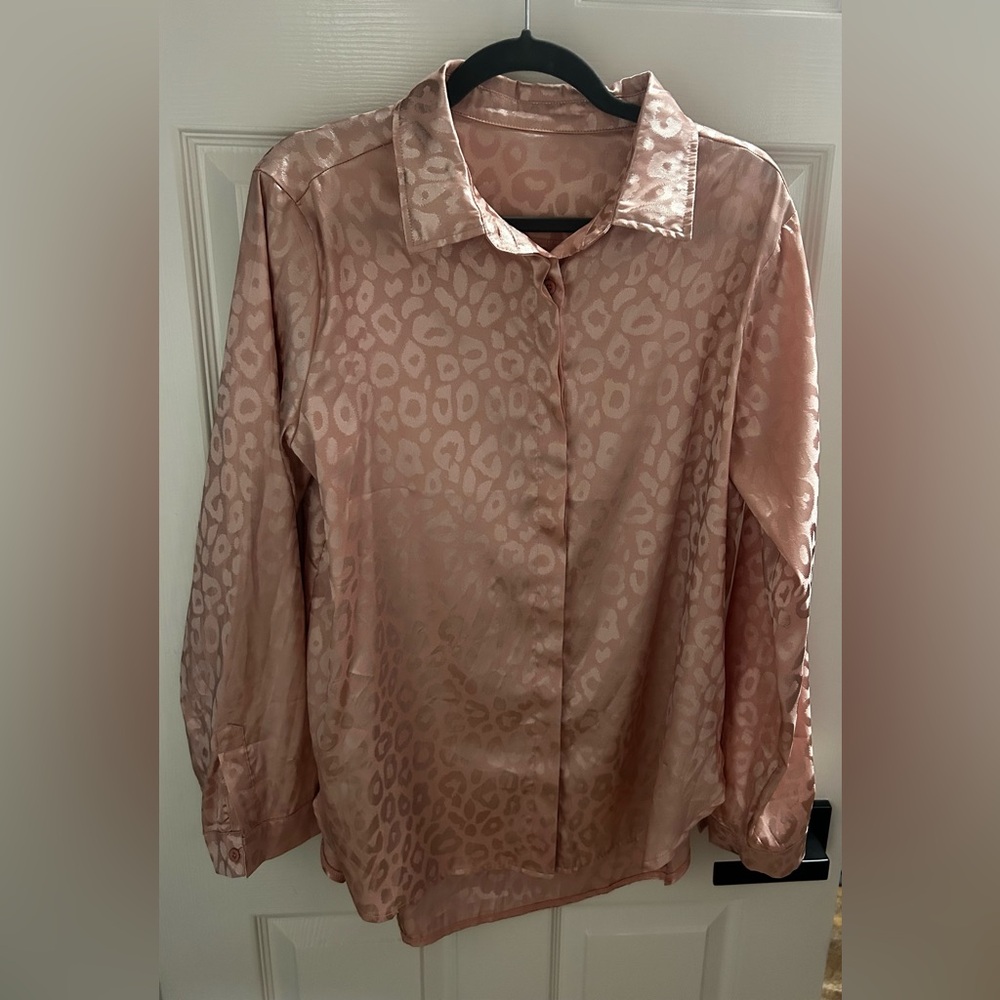 Rose Gold Cheetah Button Down - NWOT - Fits like a Large